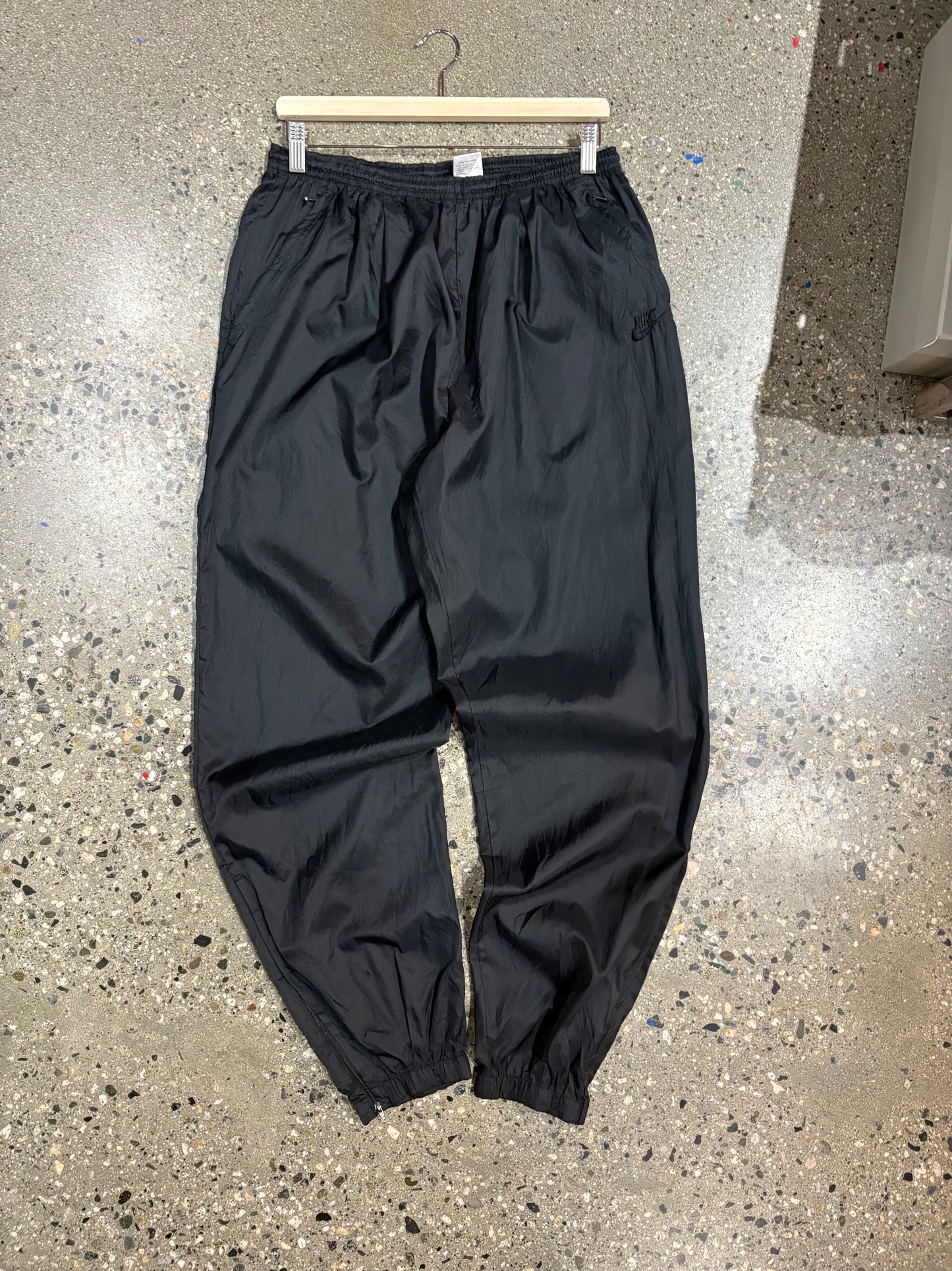 (M) 1980s Black Tonal Nike Windbreaker Pants