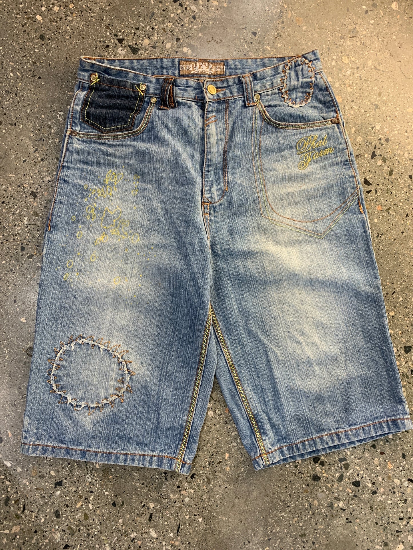 s46 - Phat Farm Crazy Jorts