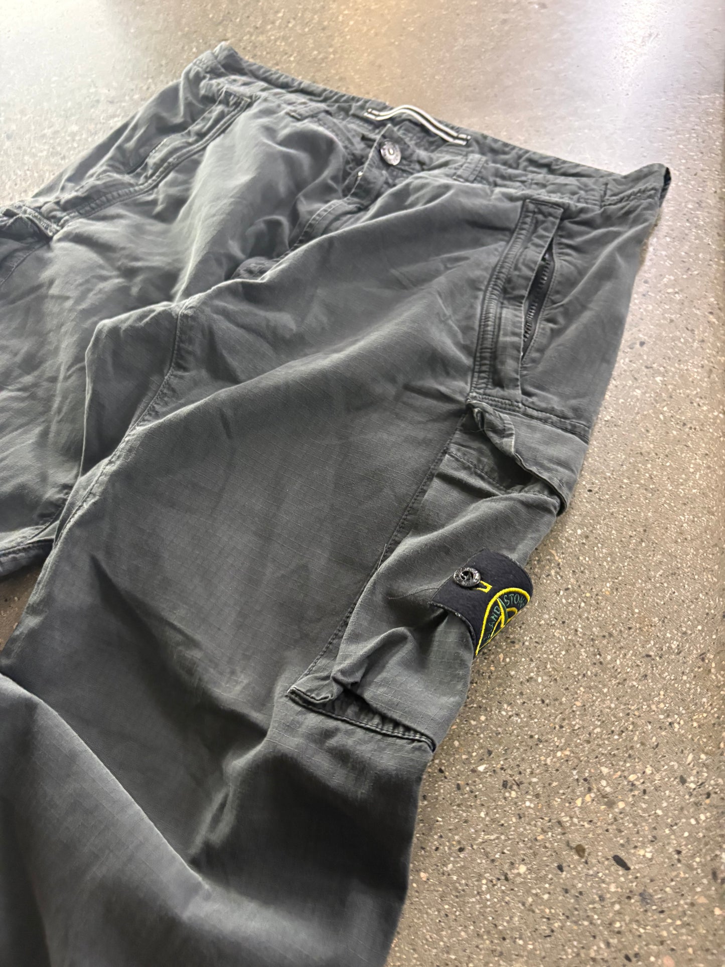 (32x30”) Stone Island stone washed cargos