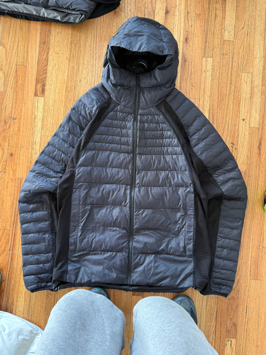 (L) Oakley Shell Black Puffer