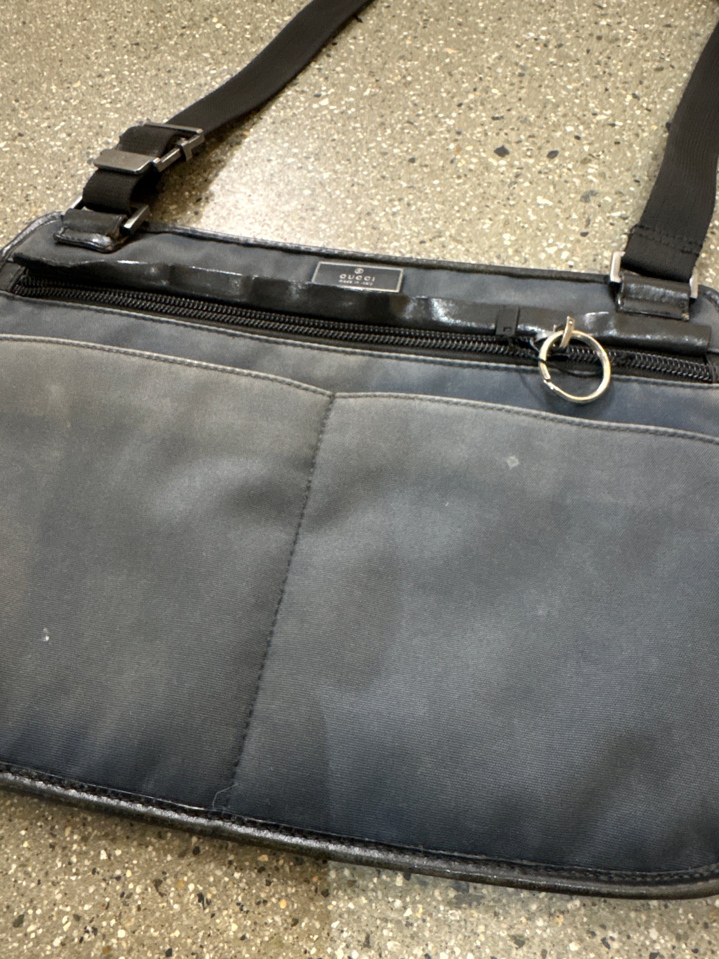 (OS) Authentic Gucci Vintage Messenger Bag