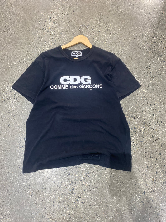 (XL/2X) CDG SCRIPT TEE