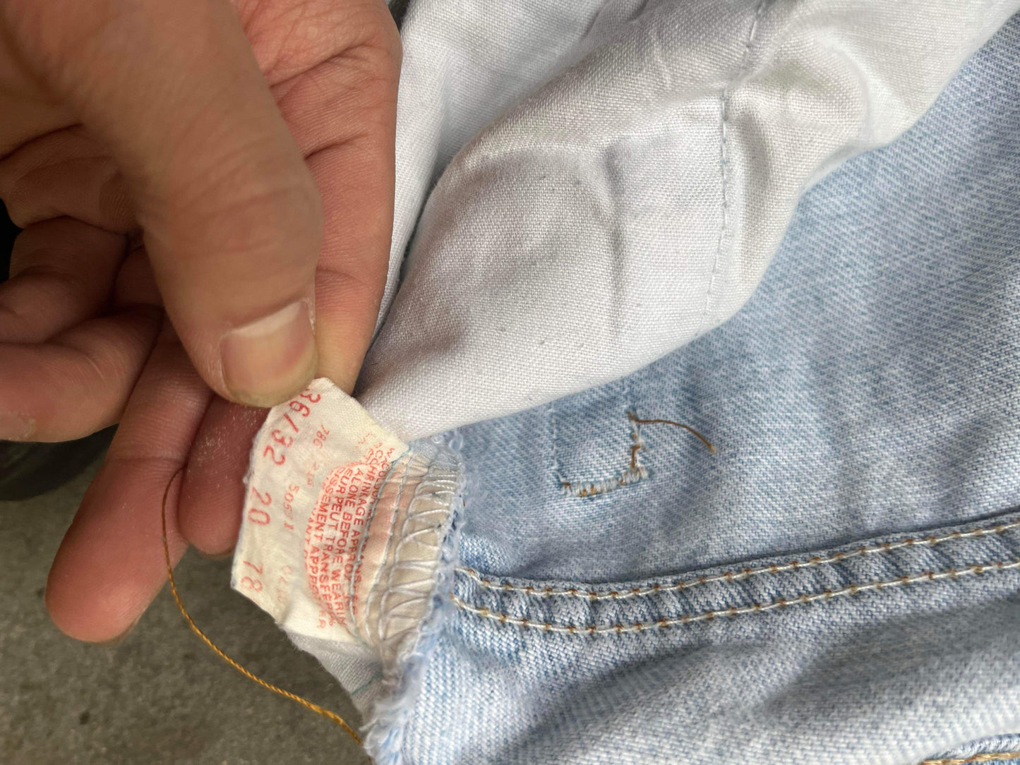 (32”) 80’s Sunfaded Levis Orange Tabs Light Wash Denim