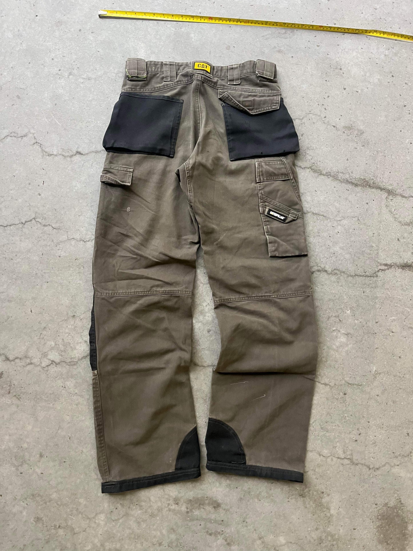 (32”) CAT Utility Workwear Carpenters
