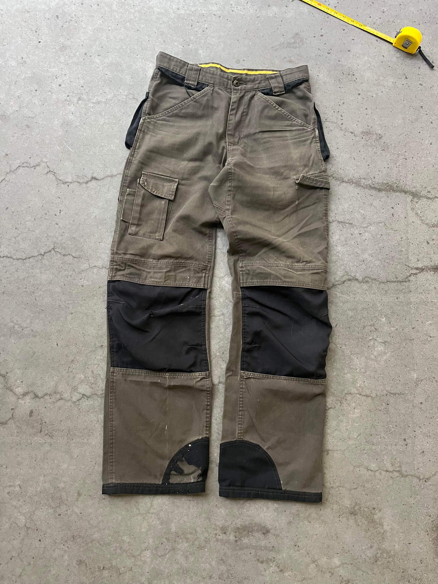 (32”) CAT Utility Workwear Carpenters