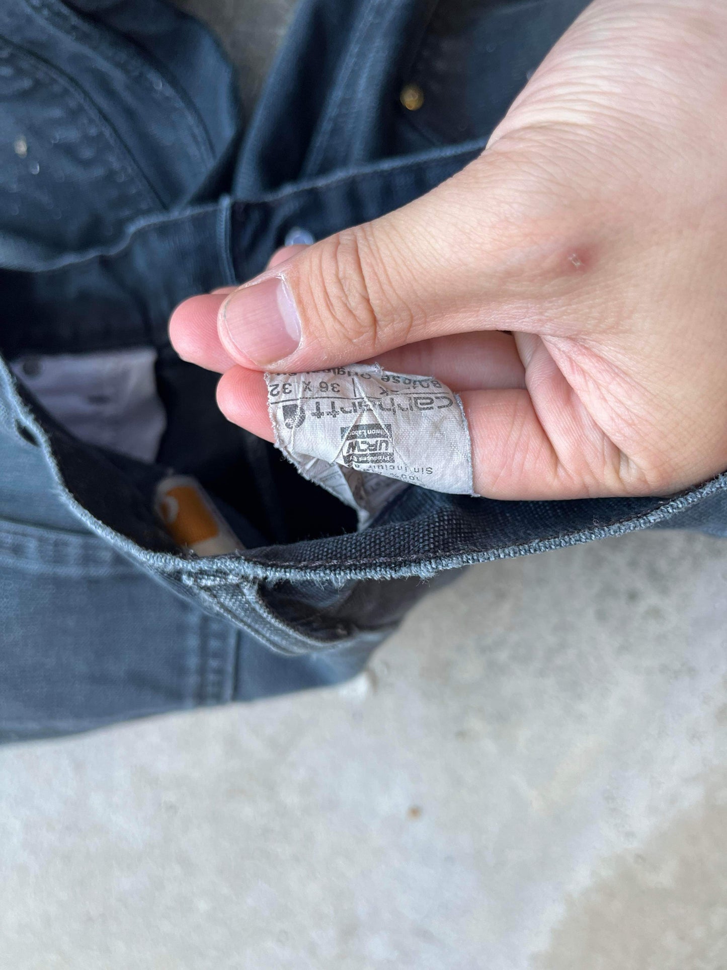 (36”) 90’s Made in USA Carhartt Distressed Dbleknees