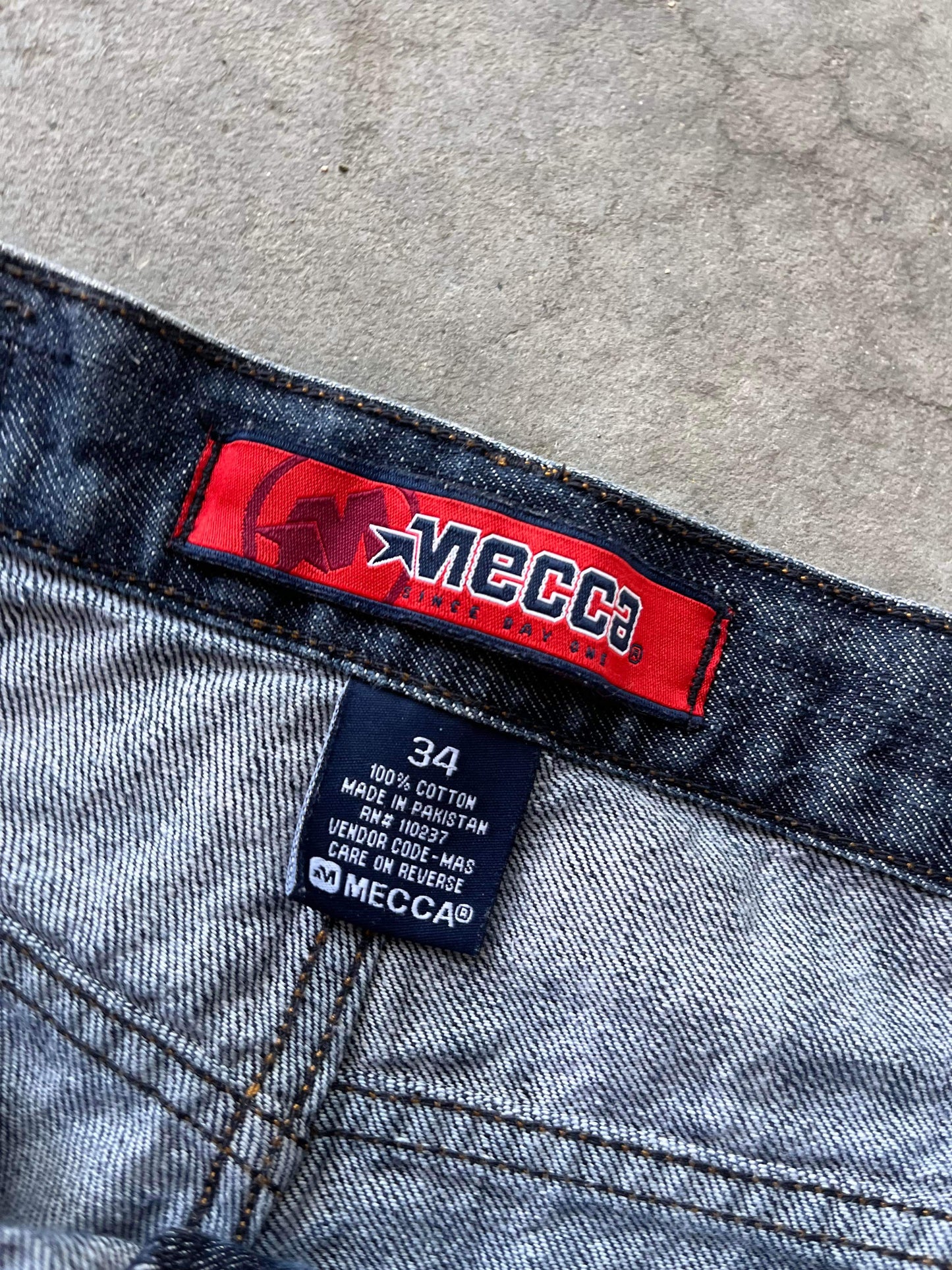 (34”) Y2K Mecca Baggy Jorts