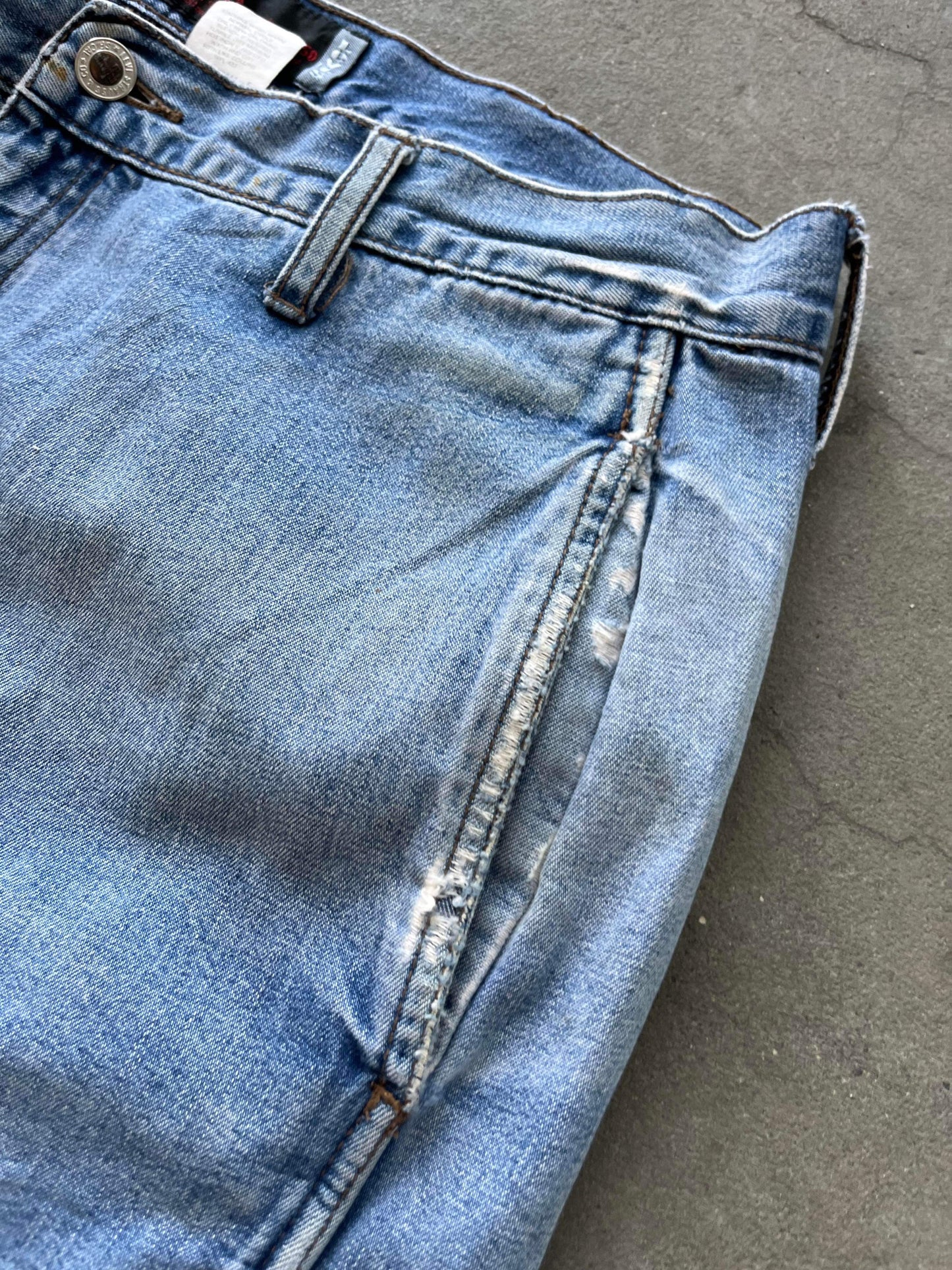 (36”) Levi’s Silver Tabs x Disney Jorts
