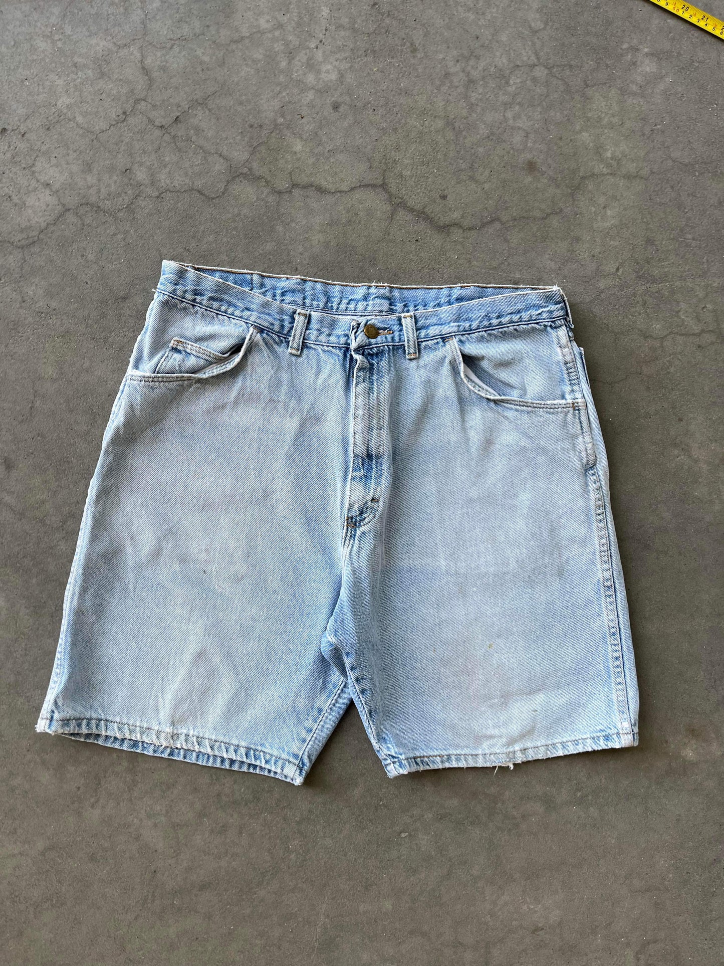 (34”) Wrangler Light Wash Jorts