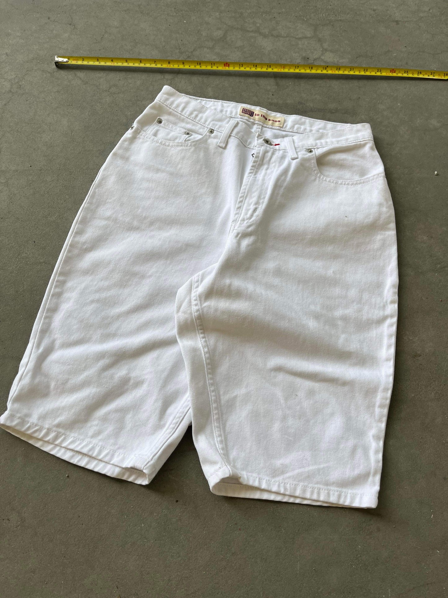 (28”) Faded Glory White Jorts