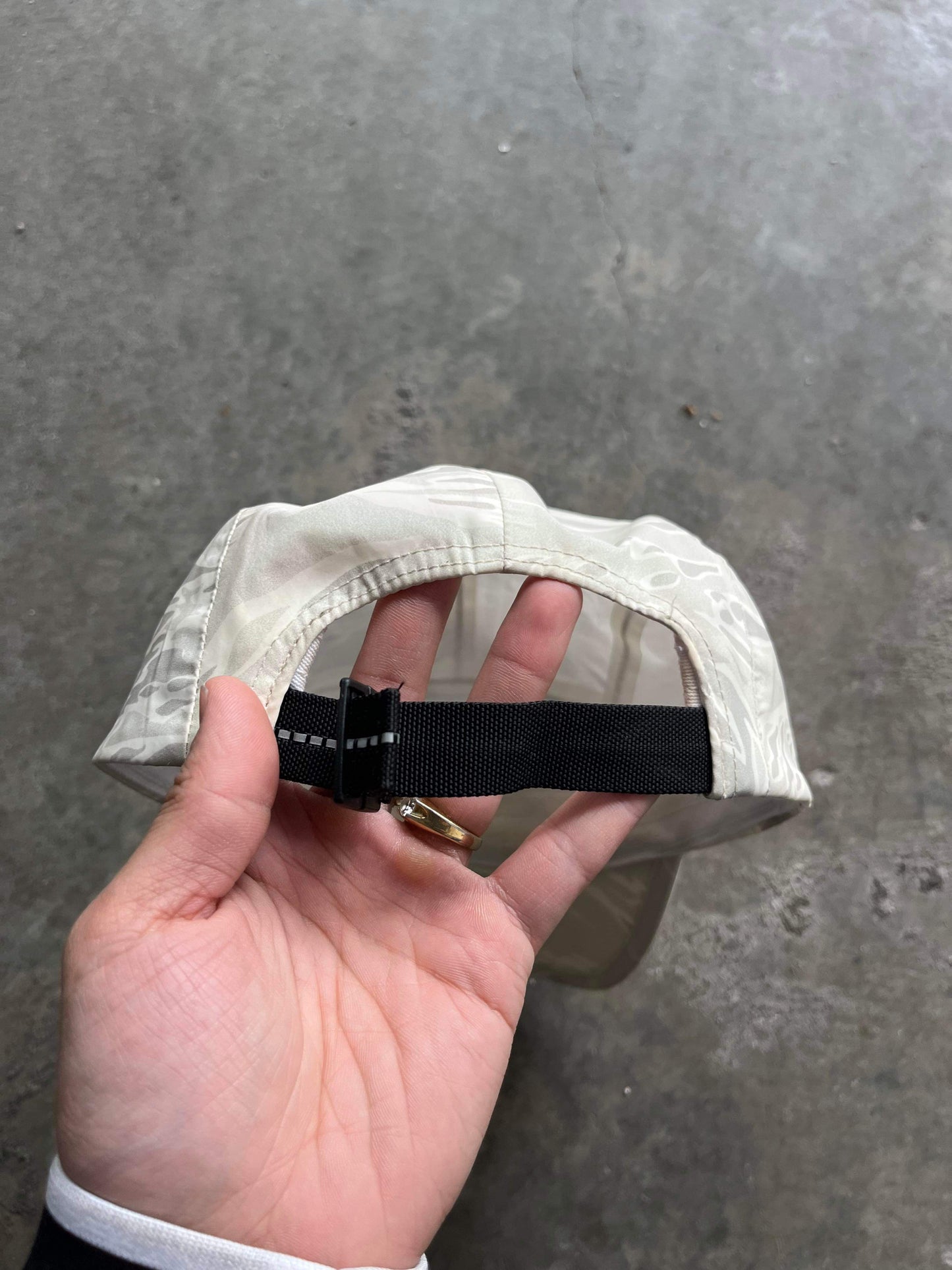 (OSFA) Supreme Tiger Camo Reflective Cap