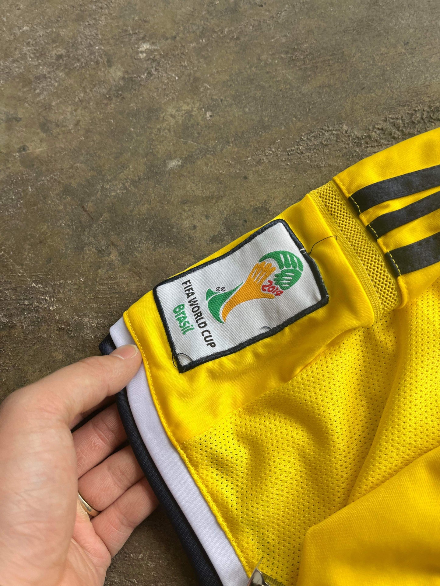 (M/L) Adidas Columbia National Team Kit