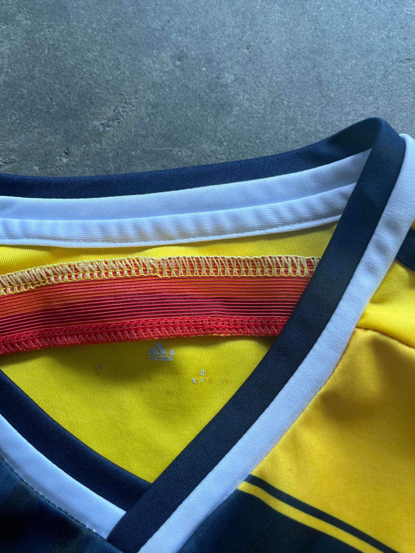 (M/L) Adidas Columbia National Team Kit