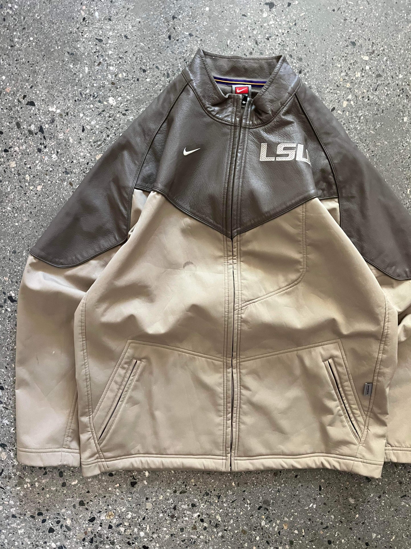 (XL/2X) Vintage Nike LSU Tigers Jacket