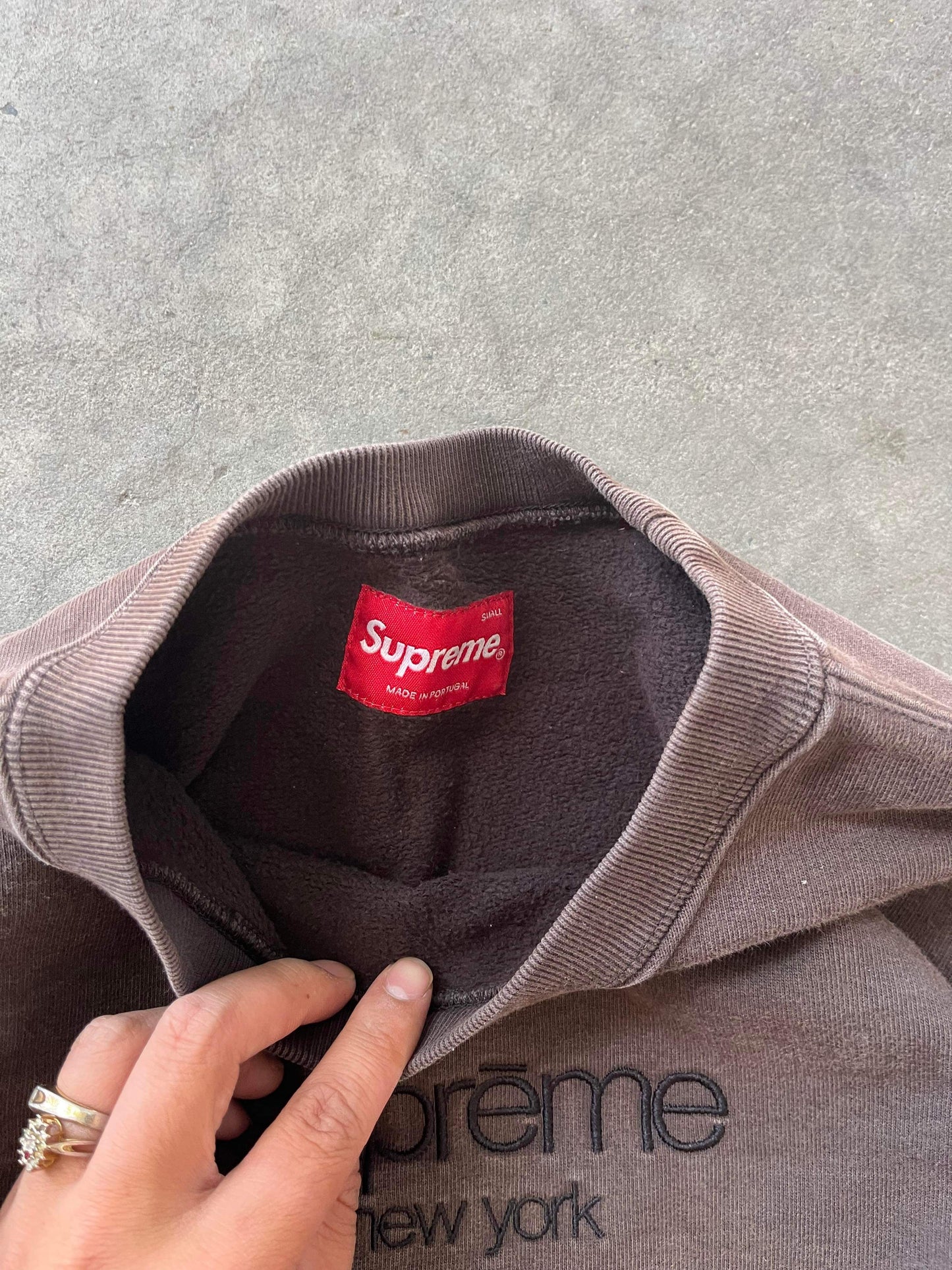 (S) Sunfaded Supreme Script Crewneck