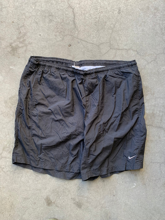 (38”) 00’s Nike Windbreaker Shorts