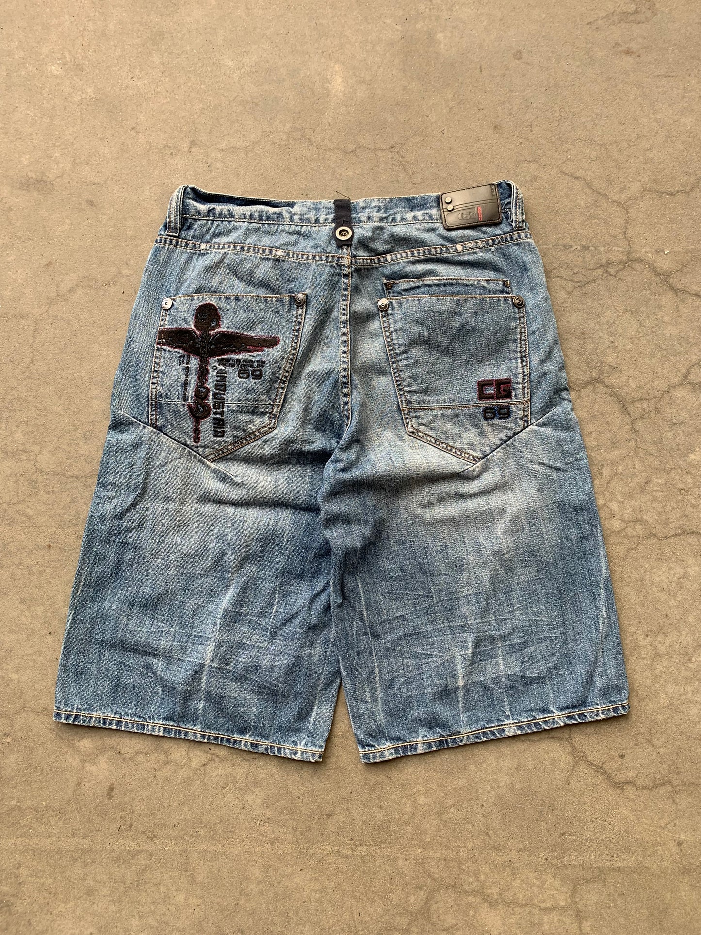 (36”) Y2K Coogi Baggy Jorts