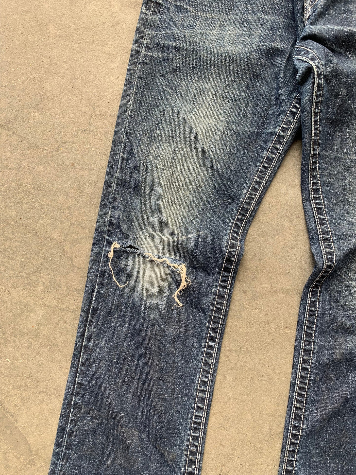 (31”) Y2K Mek Denim
