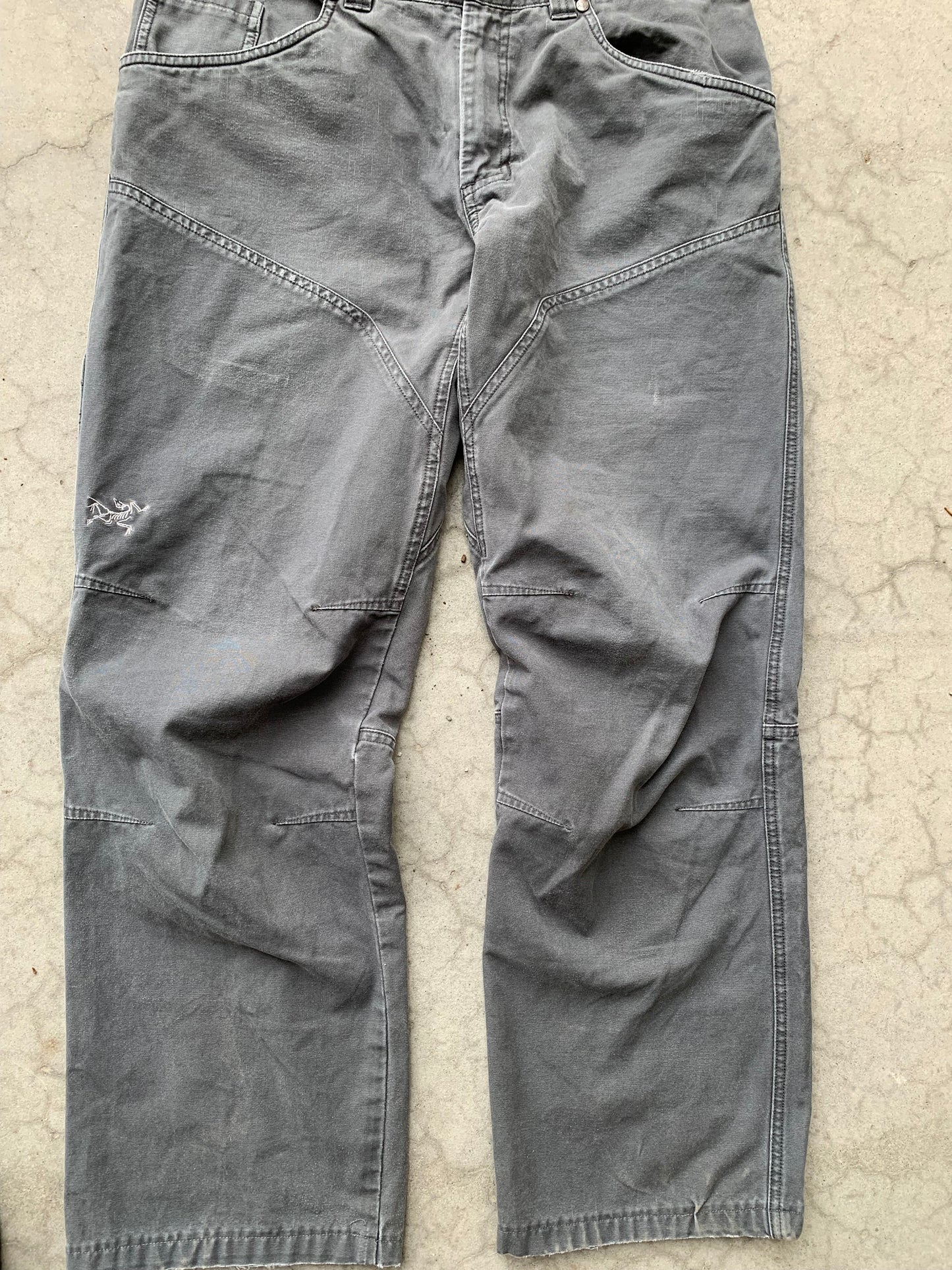 (32”) Arcteryx Grey Doubleknees Pants