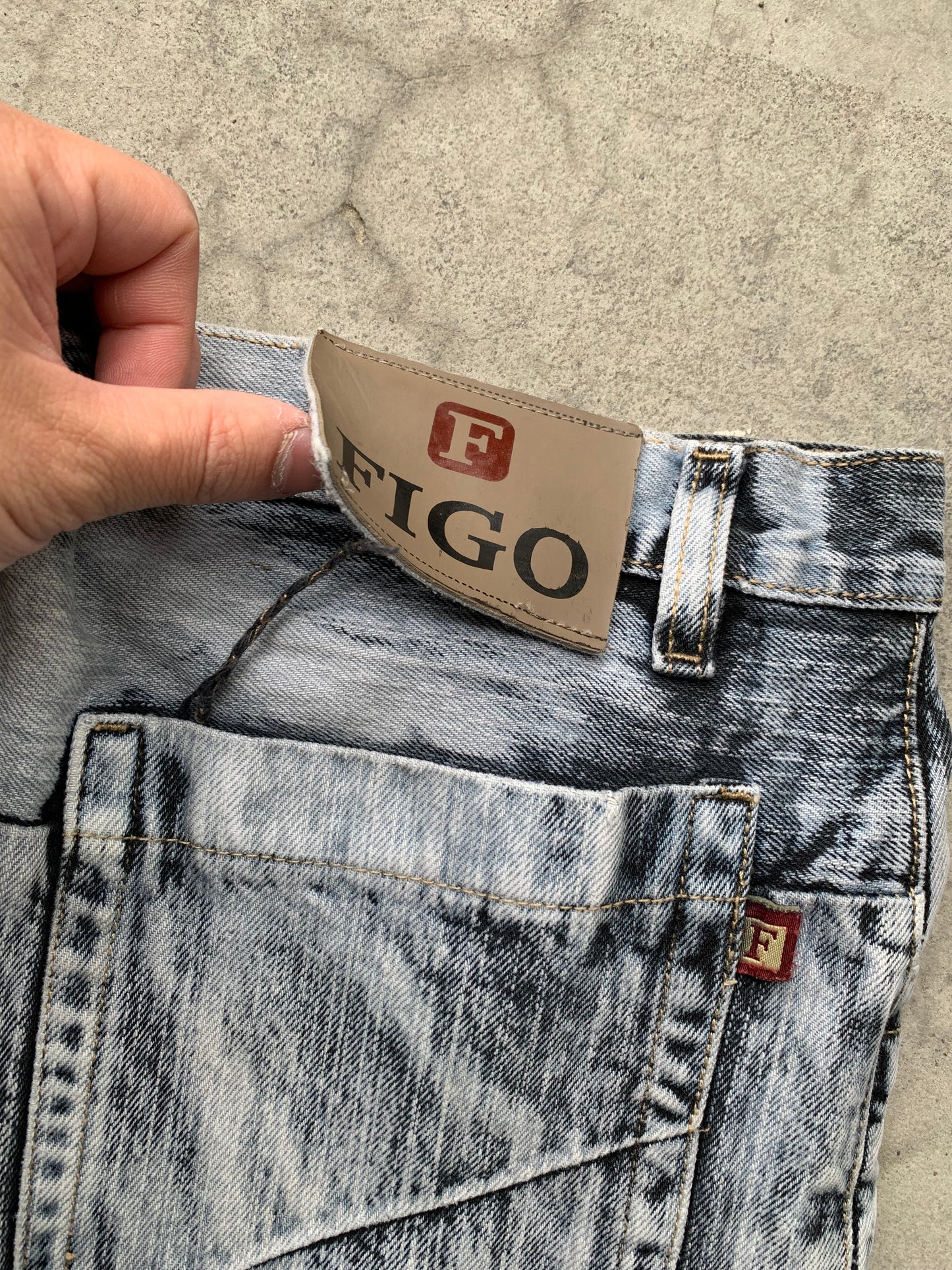 (32”) Garment Dyed Distressed Baggy Figo Jeans