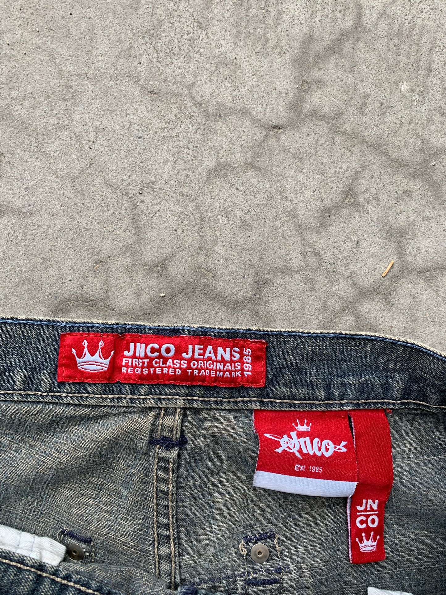 (34”) JNCO Baggy Carpenter Jorts