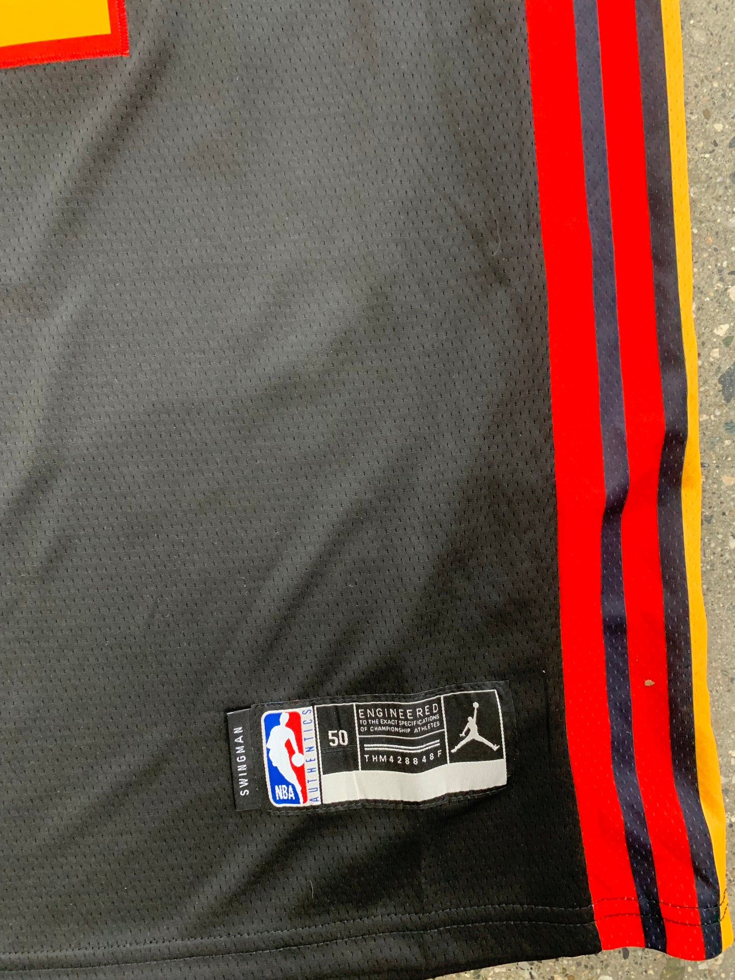(XL) BNWT Souvenir Atlanta Hawks NBA Jersey