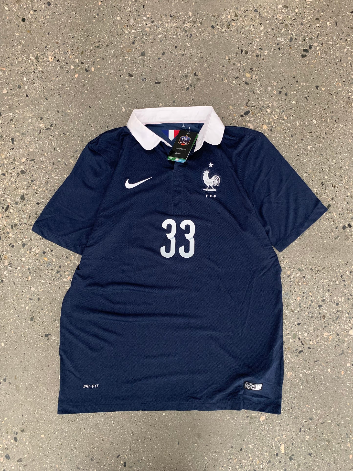 (L) BNWT France 14-15 Kit