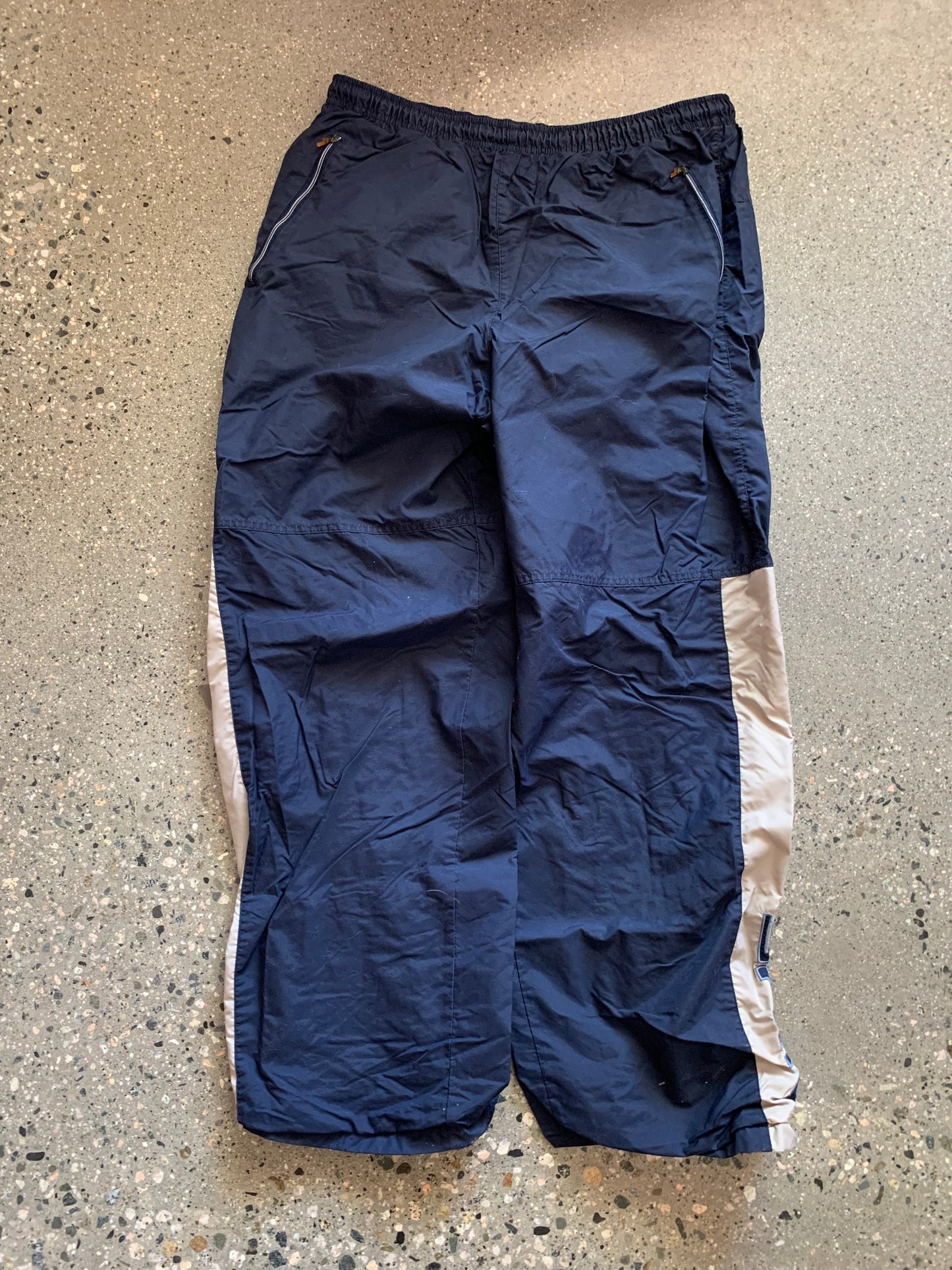 (34”) 00’s Nike Script Windbreaker Pants