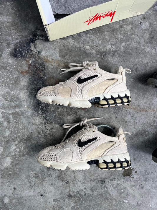 (7.5/9) AIR ZM SPIRIDON CG2 x Stussy *Description