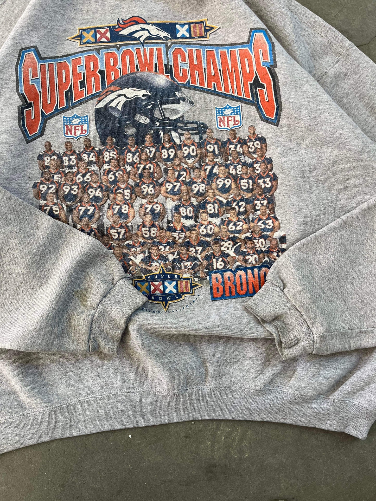 (M) 90’s Denver Broncos Superbowl Champs Crewneck