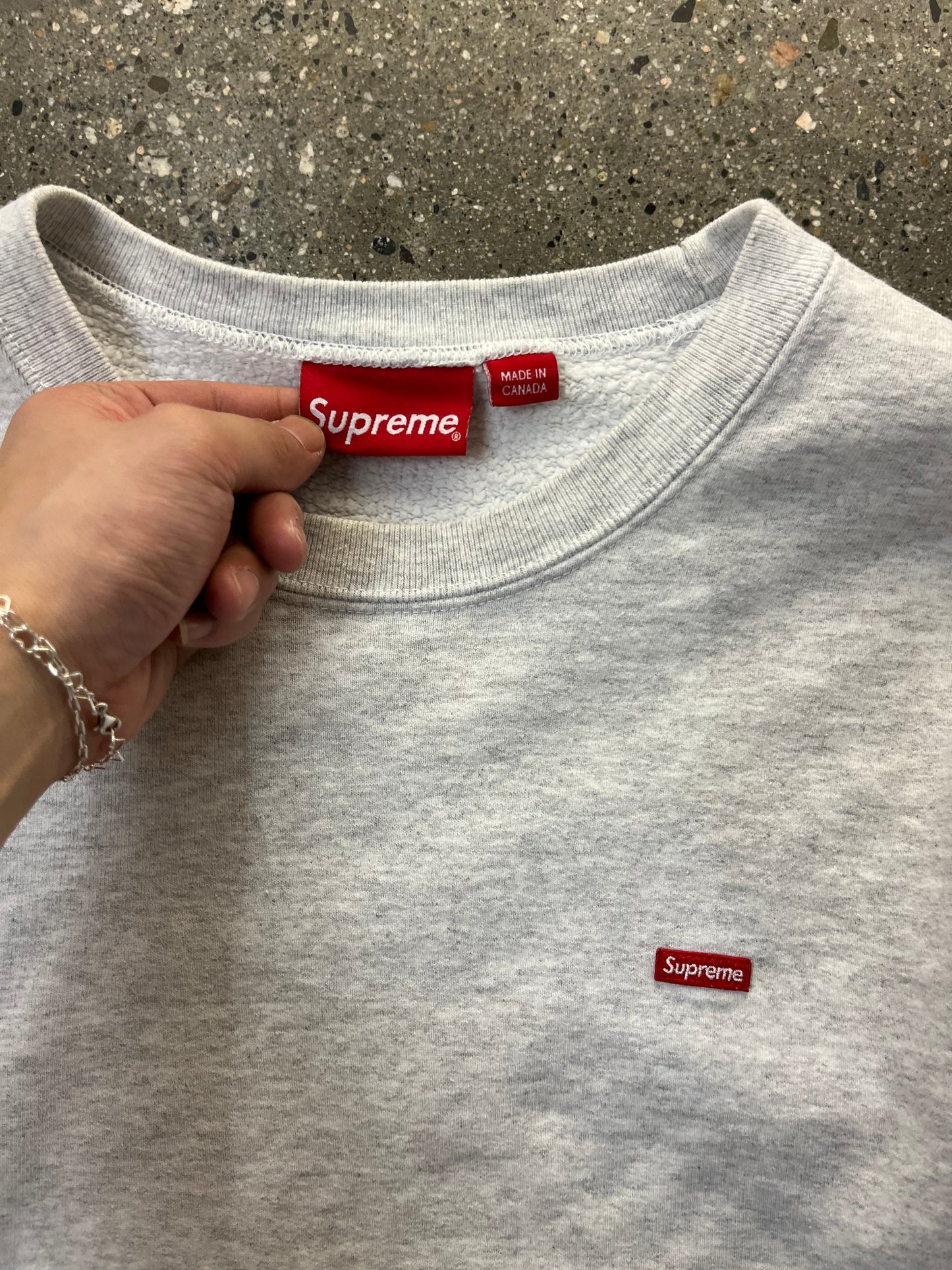 (L/XL) Supreme Thick Small Box Logo Sweater