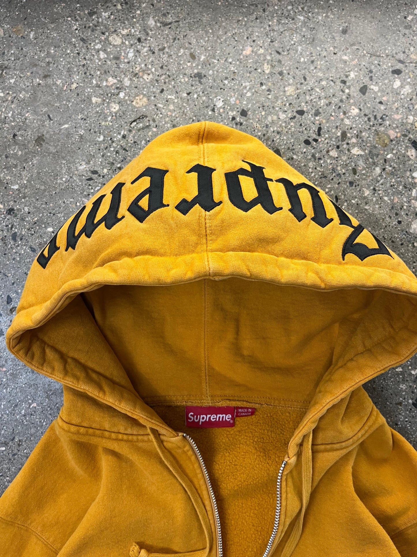 (M/L) Supreme Thick Zip